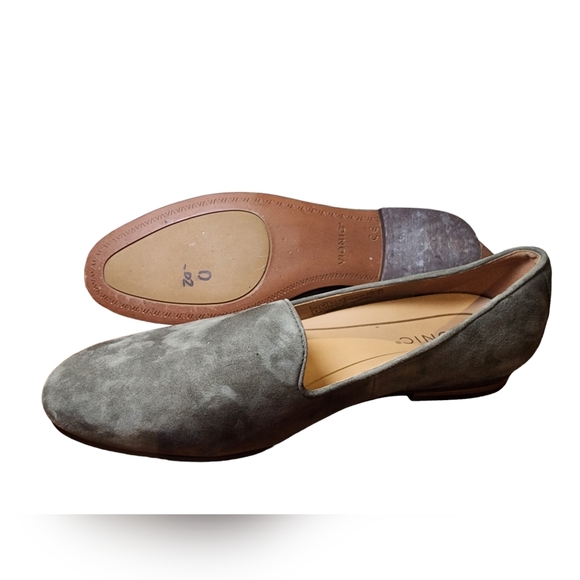 Vionic woman's suede slip ons | Size 8 - Picture 8 of 10